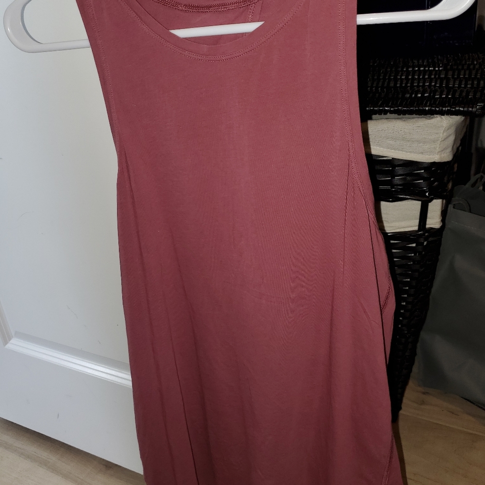 Lululemon tank